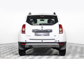 Подержанный автомобиль Renault Duster 2012 года (6 фото)