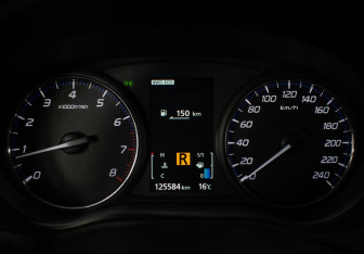 Подержанный автомобиль Mitsubishi Outlander 2015 года (12 фото)