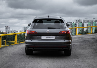 Подержанный автомобиль Volkswagen Touareg 2019 года (5 фото)