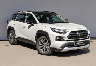 Подержанный автомобиль Toyota RAV4 2024 года (3 фото)