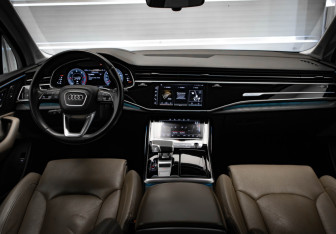 Подержанный автомобиль Audi Q7 2021 года (8 фото)