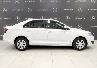 Подержанный автомобиль Skoda Rapid Liftback 2019 года (4 фото)