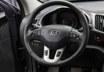 Подержанный автомобиль Kia Sportage 2012 года (16 фото)