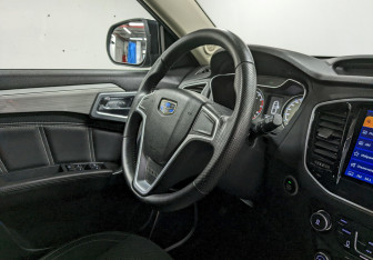 Подержанный автомобиль Geely Emgrand X7 2019 года (21 фото)
