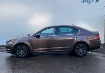 Подержанный автомобиль Skoda Octavia Liftback 2018 года (5 фото)