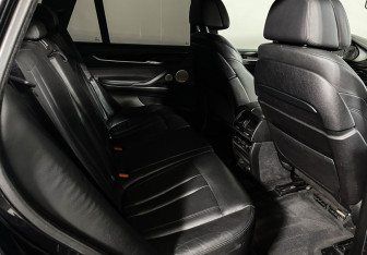 Подержанный автомобиль BMW X5 2014 года (14 фото)