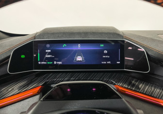 Подержанный автомобиль Zeekr 001 2023 года (17 фото)