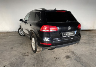 Подержанный автомобиль Volkswagen Touareg 2013 года (4 фото)