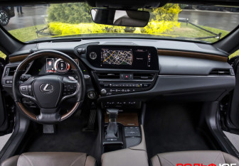 Подержанный автомобиль Lexus ES 2021 года (13 фото)
