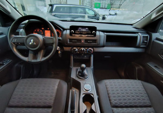 Новый Mitsubishi L200 2025 (9 фото)