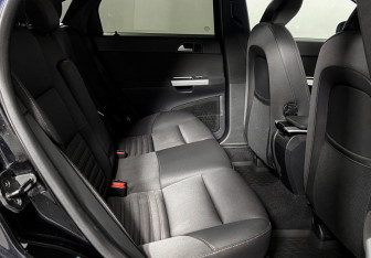 Подержанный автомобиль Volvo S40 2010 года (12 фото)