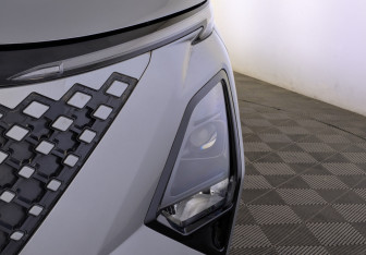 Подержанный автомобиль Omoda C5 2024 года (11 фото)