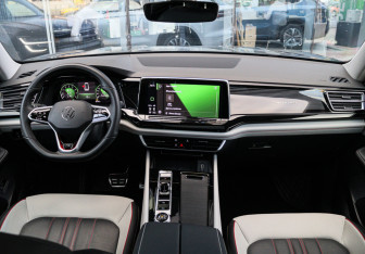 Подержанный автомобиль Volkswagen Teramont 2025 года (10 фото)