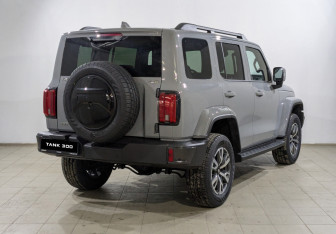 Новый Tank 300 2025 (2 фото)