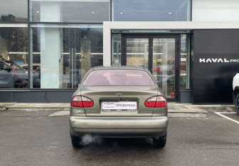 Подержанный автомобиль Daewoo Lanos Sedan 2005 года (6 фото)