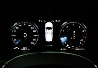 Подержанный автомобиль Volvo S90 2020 года (10 фото)