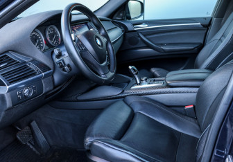 Подержанный автомобиль BMW X6 2010 года (16 фото)