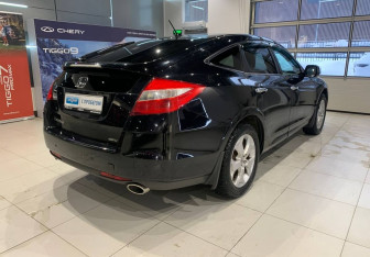 Подержанный автомобиль Honda Crosstour 2012 года (4 фото)