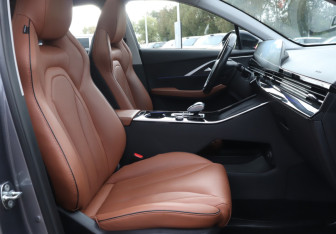 Подержанный автомобиль Omoda C5 2023 года (14 фото)