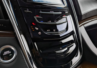 Подержанный автомобиль Cadillac Escalade Suv 2019 года (21 фото)