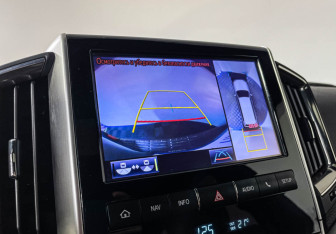 Подержанный автомобиль Toyota Land Cruiser Suv 2017 года (24 фото)