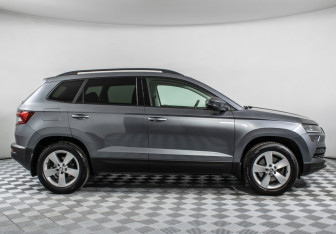Подержанный автомобиль Skoda Karoq 2021 года (4 фото)