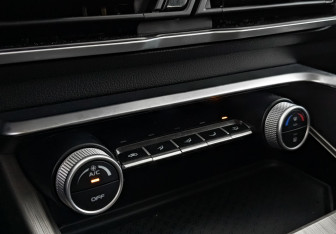 Подержанный автомобиль Geely Coolray 2023 года (26 фото)