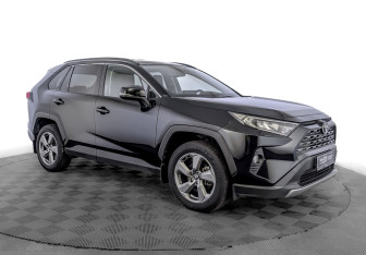 Подержанный автомобиль Toyota RAV4 2021 года (3 фото)
