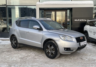 Подержанный автомобиль Geely Emgrand X7 2015 года (3 фото)