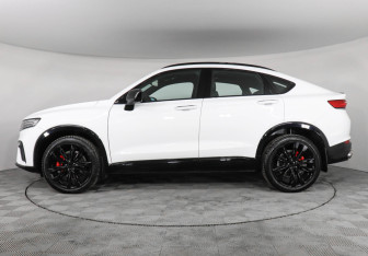 Подержанный автомобиль Geely Tugella 2023 года (8 фото)