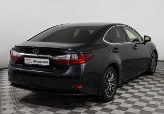 Подержанный автомобиль Lexus ES 2015 года (5 фото)