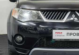 Подержанный автомобиль Mitsubishi Outlander 2008 года (15 фото)