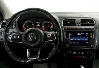Подержанный автомобиль Volkswagen Polo Sedan 2020 года (21 фото)