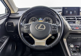 Подержанный автомобиль Lexus NX 2016 года (21 фото)