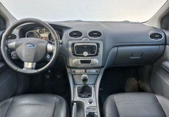 Подержанный автомобиль Ford Focus Hatchback 2009 года (12 фото)
