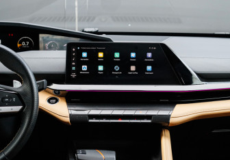 Подержанный автомобиль Changan UNI-V 2023 года (26 фото)