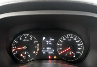 Подержанный автомобиль Kia Rio Hatchback 2021 года (14 фото)