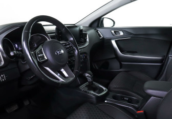 Подержанный автомобиль Kia Ceed Wagon 2020 года (9 фото)