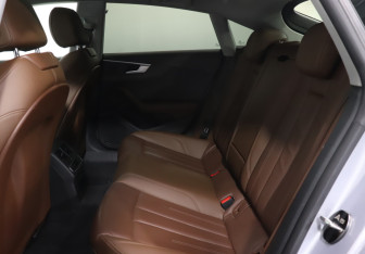 Подержанный автомобиль Audi A5 Liftback 2017 года (10 фото)