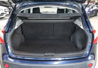 Подержанный автомобиль Nissan Qashqai 2012 года (10 фото)