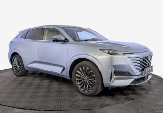 Подержанный автомобиль Changan UNI-K 2022 года (3 фото)