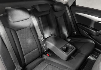 Подержанный автомобиль Hyundai i40 Sedan 2014 года (11 фото)