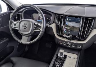 Подержанный автомобиль Volvo XC60 2021 года (30 фото)