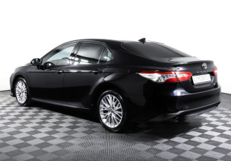 Подержанный автомобиль Toyota Camry Sedan 2018 года (7 фото)