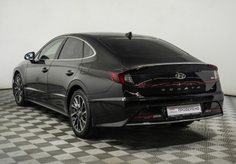 Подержанный автомобиль Hyundai Sonata 2020 года (7 фото)