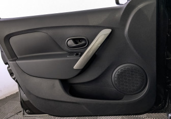 Подержанный автомобиль Renault Logan Sedan 2021 года (19 фото)