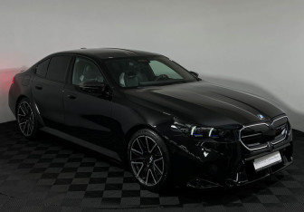 Подержанный автомобиль BMW M5 Sedan 2024 года (29 фото)
