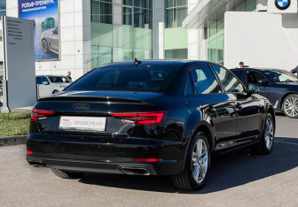 Подержанный автомобиль Audi A4 Sedan 2019 года (5 фото)
