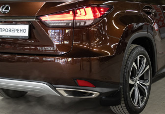 Подержанный автомобиль Lexus RX 2021 года (26 фото)