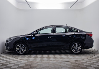 Подержанный автомобиль Changan Eado Plus 2023 года (8 фото)